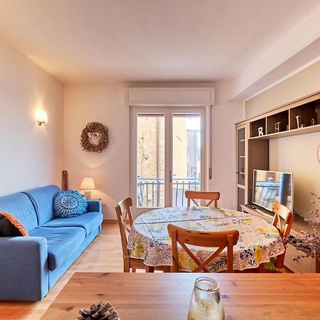 Apartmentsgarda - Residenza Dei Navigatori 토리델베나코 외부 사진