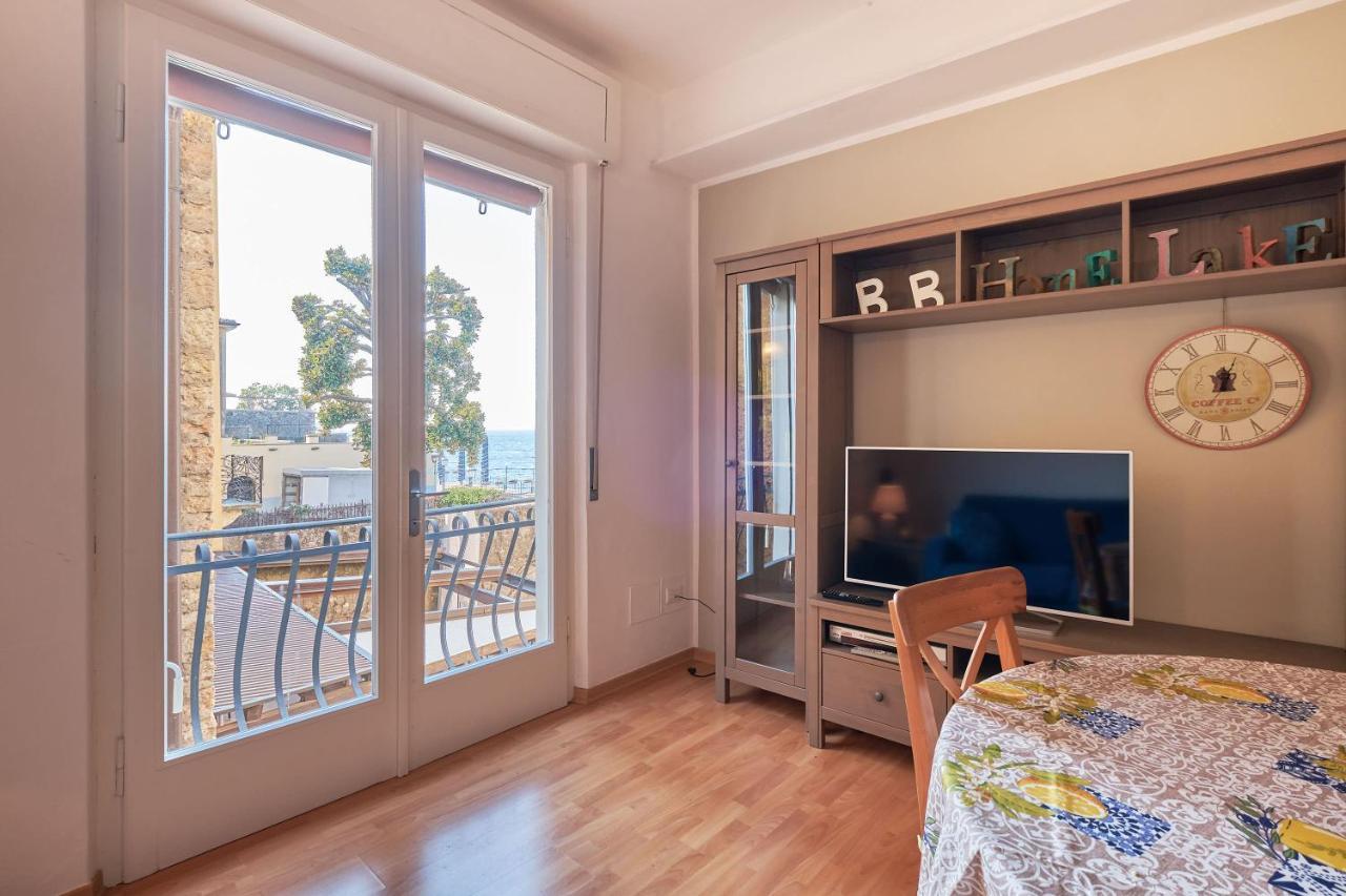 Apartmentsgarda - Residenza Dei Navigatori 토리델베나코 외부 사진