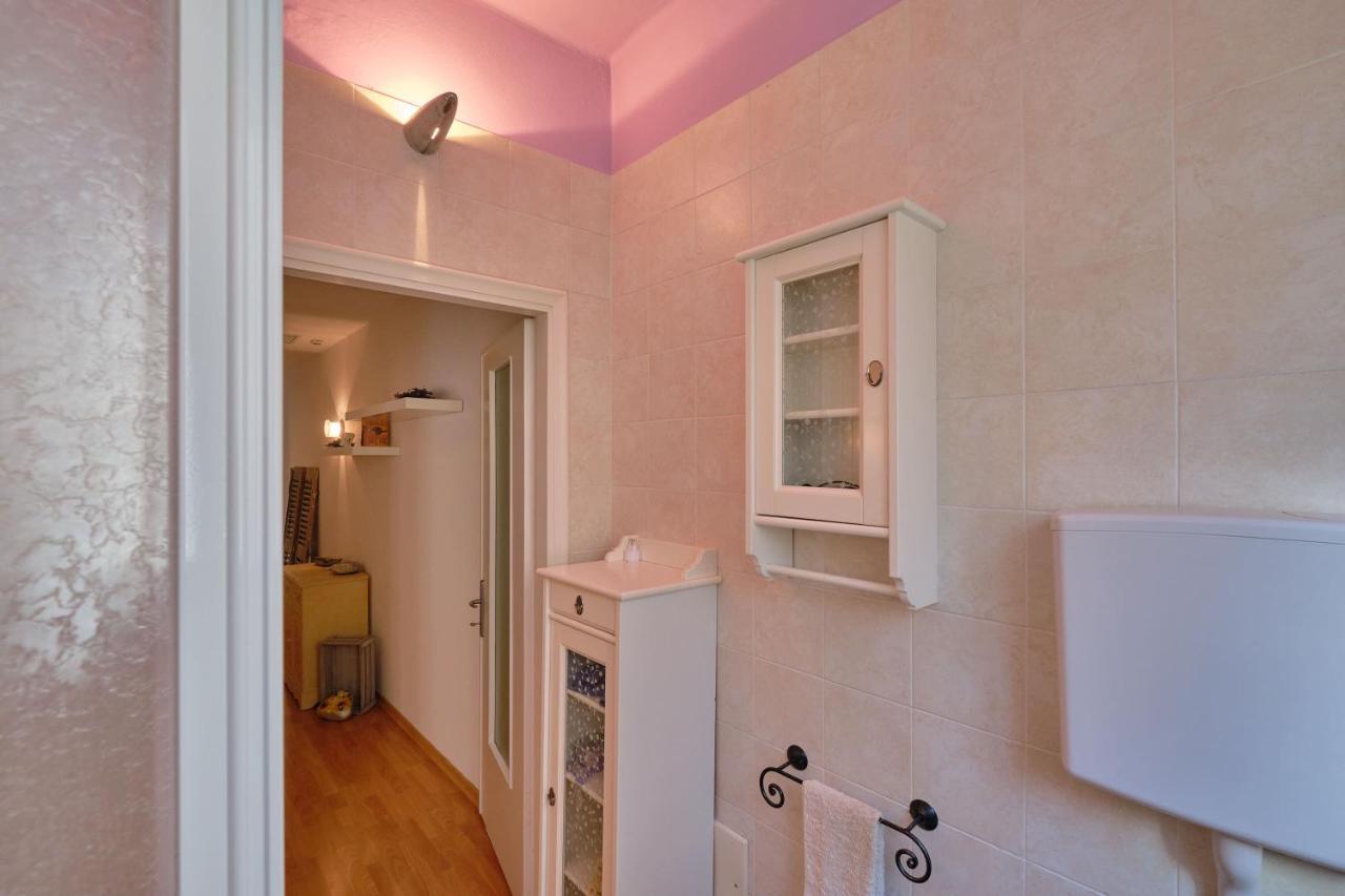 Apartmentsgarda - Residenza Dei Navigatori 토리델베나코 외부 사진