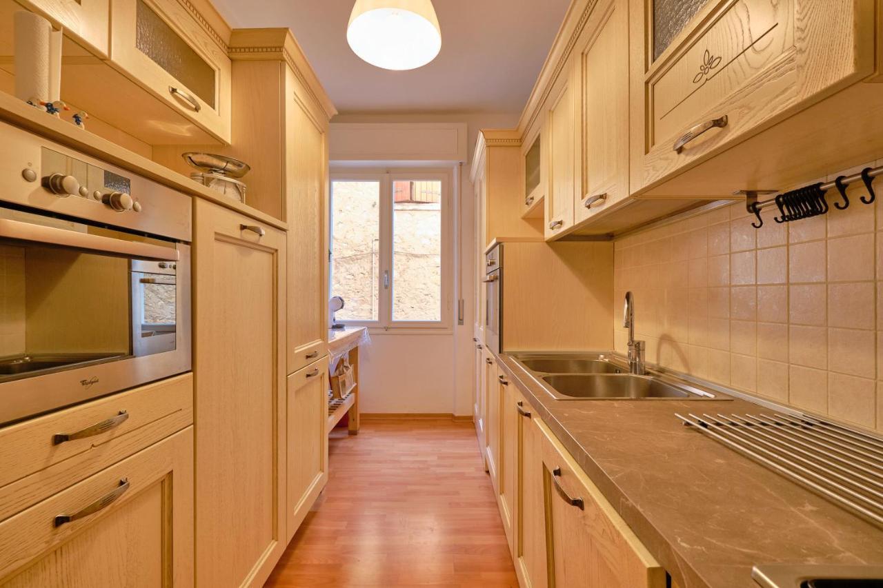 Apartmentsgarda - Residenza Dei Navigatori 토리델베나코 외부 사진