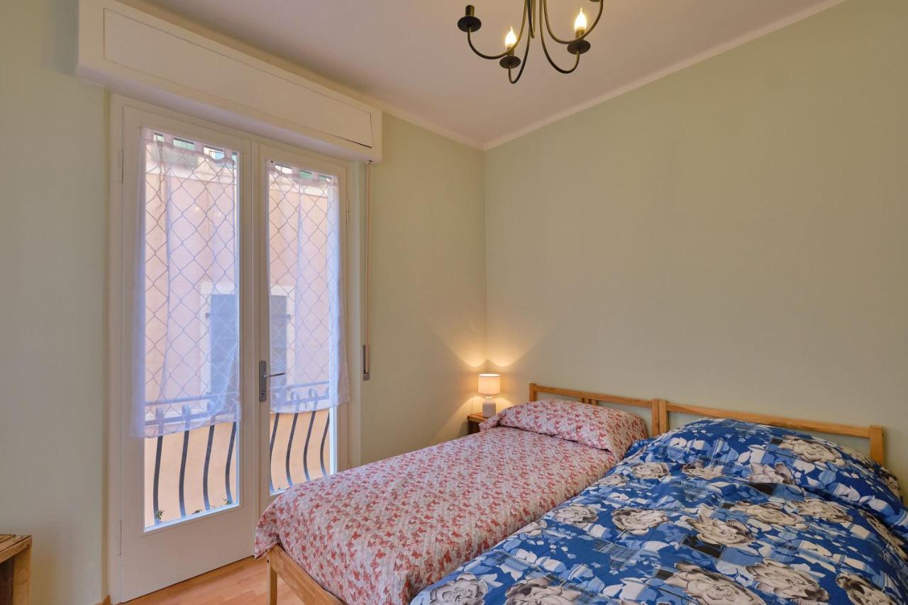Apartmentsgarda - Residenza Dei Navigatori 토리델베나코 외부 사진